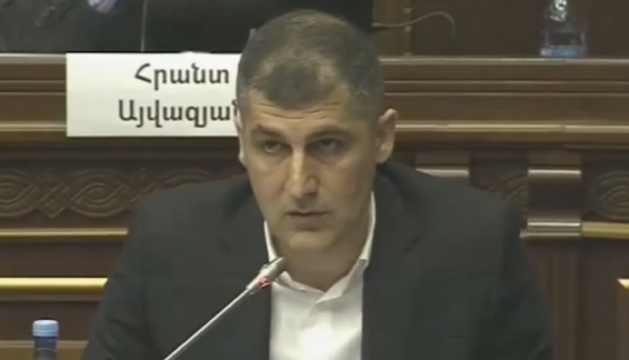 Video. Ճանապարհաշինության նորմերը փոխվելո՞ւ են. Գուրգեն Բաղդասարյանը՝ փոխնախարարին