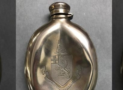 «Տիտանիկ»-ից Ռոուզի նախատիպին պատկանող պատմական տափաշիշը աճուրդի է հանվել