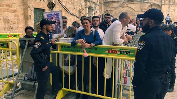 Երուսաղեմում հազարավոր քրիստոնյաներ սպասում են Սրբազան Կրակի հրաշքին