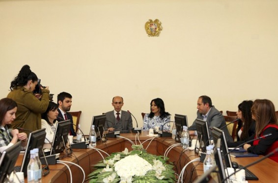 Միջազգային հանրությունը պատշաճ ուշադրություն չի դարձնում Արցախում մարդու իրավունքների պաշտպանությանը. Արտակ Բեգլարյան