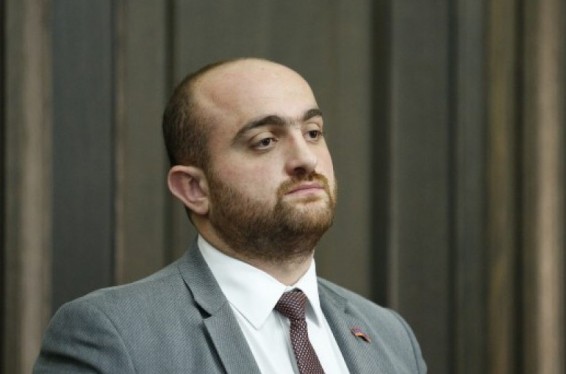 Ես ոչ մի գազալցակայան, ոչ էլ մեկ այլ օբյեկտ մտած չկամ ՀԴՄ կտրոնի հարցով. Արագածոտնի մարզպետը հերքում է ծեծկռտուքի մասնակից լինելը