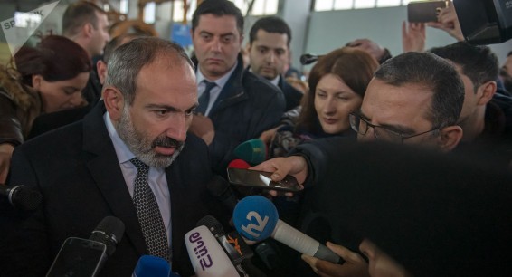 Пашинян поздравил журналистов