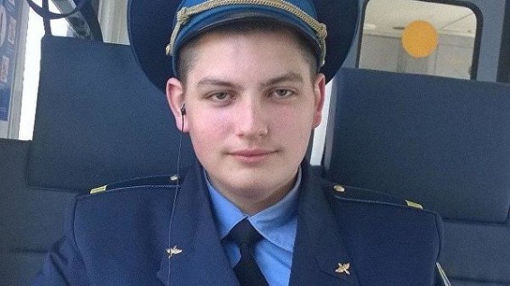 Минтранс попросит наградить орденом погибшего бортпроводника SSJ-100