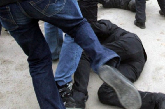 Զարթոնքում երկու երիտասարդ ծեծի են ենթարկել մի տղամարդու