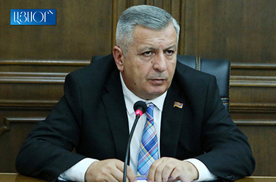 Մատենադարանը, որտեղ գրքեր են ընդամենը պահվում, կարելի է տեղափոխել Խարբերդի դաչաներ. Սերգեյ Բագրատյանը հակադարձեց ԿԳ փոխնարարին