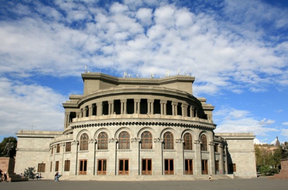 Դեմ ենք Նազենի Ղարիբյանին որպես օպերային թատրոնի կառավարման խորհրդի նախագահի. Թատրոնի կոլեկտիվը հայտարարություն է տարածել