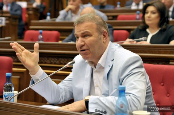 ԲՀԿ խմբակցությունն առաջարկում է ժեստ անել և վնաս կրելու դեպքում գյուղացուն ազատել հողի հարկից. Միքայել Մելքումյան