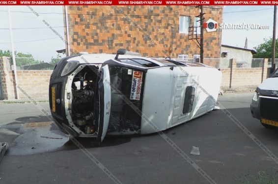 Դավթաշեն գյուղում միմյանց են բախվել թիվ 57 երթուղին սպասարկող «Գազել»-ը և «Ֆորդ տրանզիտ»-ը