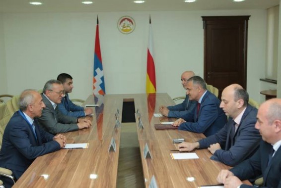 Հարավային Օսիայի նախագահն ընդունել է Արցախի Հանրապետության պատվիրակությանը