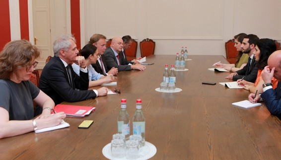 Ռուբեն Ռուբինյանը հանդիպել է Գերմանիայի Բունդեսթագի փոխնախագահ Թոմաս Օպերմանի գլխավորած պատվիրակությանը