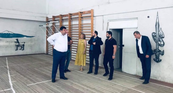 Կապանի դպրոցի անմխիթար վիճակը. նախարարը ելքեր է փնտրում. լուսանկարներ