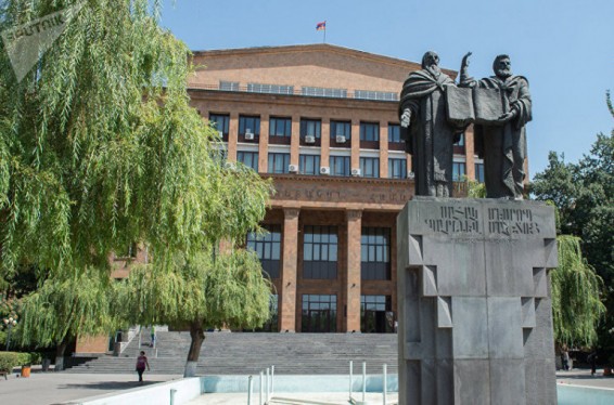 ԵՊՀ 3 պրոռեկտորներ ազատվել են պաշտոններից.tert.am