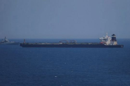 Иран пытался остановить британское судно