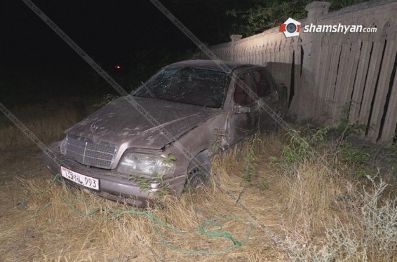 Ակնալիճ գյուղում Mercedes-ը, գլխիվայր շրջվելով, հայտնվել է դաշտում. կան վիրավորներ. Shamshyan.com