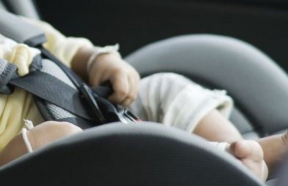 Փոքրիկը մահացած մոր հետ մի ամբողջ օր անցկացրել է մեքենայի մեջ