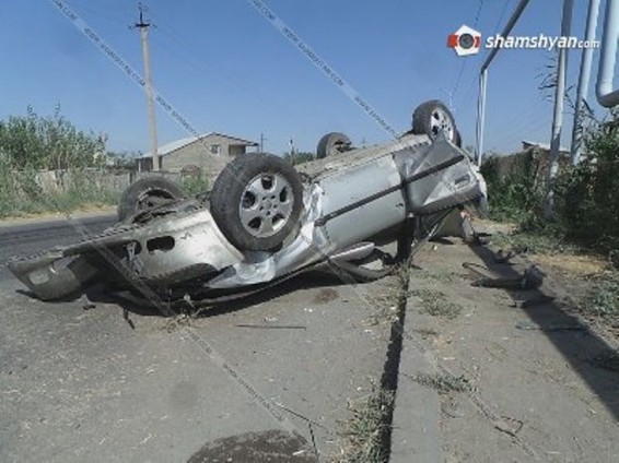 Խոշոր ավտովթար Արարատի մարզում. Opel-ը դուրս է եկել երթևեկելի գոտուց եւ գլխիվայր շրջվել