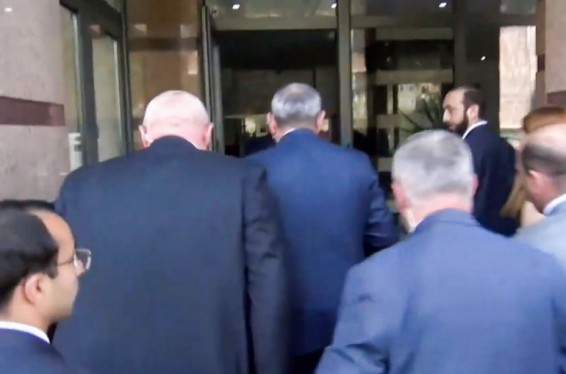 ՔՊ գրասենյակում Նիկոլ Փաշինյանի և «Իմ քայլը» խմբակցության միջև փակ քննարկում է ընթանում