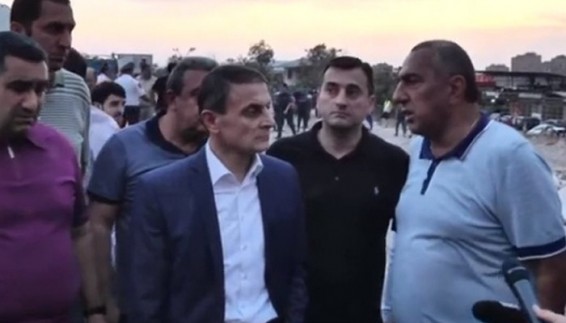 Հրդեհվող առևտրի կենտրոնի տարածքում է գտնվում ՀՀ ոստիկանապետ Վալերի Օսիպյանը