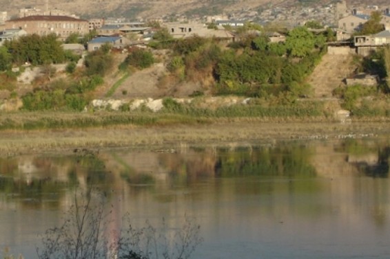 Երևանյան լճի հարակից տարածքը մաքրվում է շինարարական աղբից
