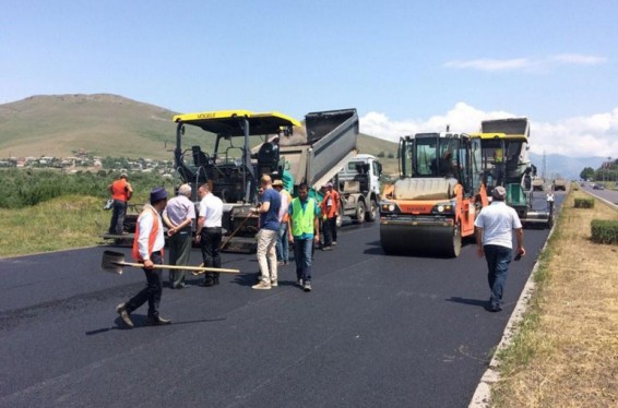 Շարունակվում են Երևան-Սևան-Իջևան սահմանային  ճանապարհահատվածի նորոգման աշխատանքները