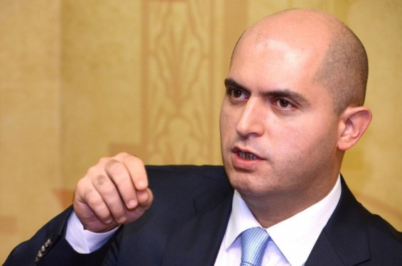 Ո՞նց ես քաղաքակիրթ աշխարհին բացատրելու, թե ինչու է օրենսդիրը միանում գործադիրին դատականը ոչնչացնելու համար․ Արմեն Աշոտյանը՝ Արարատ Միրզոյանին