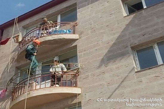 Փրկարարները բացել են փակ դռները