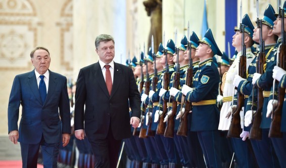 Назарбаев уверен, что Порошенко готов на компромисс по ситуации в Донбассе