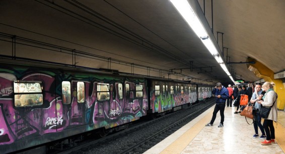В Риме за проезд в метро разрешили платить пластиковыми бутылками