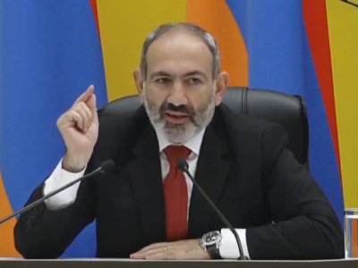 Video.  Բոլորը ճանապարհ են փակում, ասում են, այդ ո՞նց է վարչապետը կարող է ճանապարհ փակել, մենք ոչ. Փաշինյան