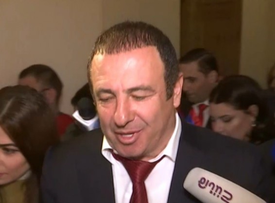 Նրանք կարող են օգնական լինել, կողքից նայել՝ սովորել. Ծառուկյանը՝ նախարարների մասին