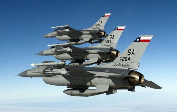 Из США в Европу для переброски в Афганистан прибыли 18 истребителей F-16C