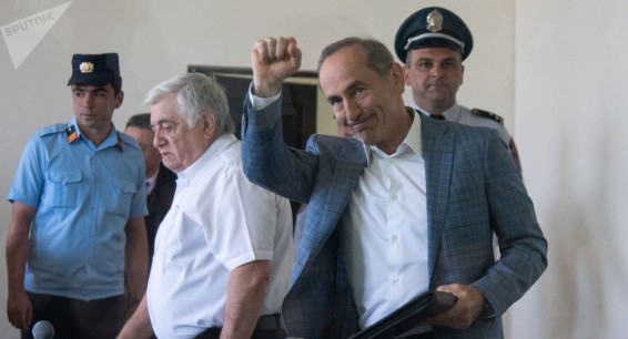 Генпрокурор оказывает услуги Пашиняну и 