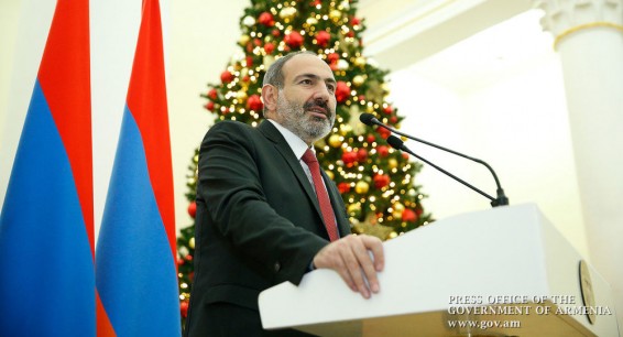 Скоро Новый год: СМИ узнали о приказе Пашиняна для чиновников и депутатов