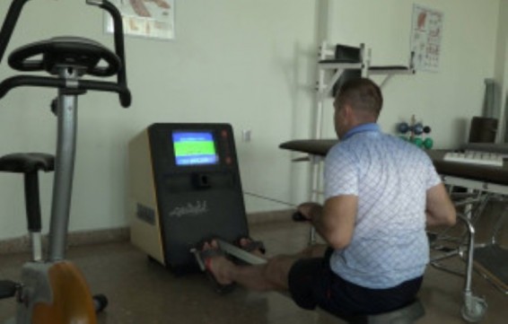 Հիմա 90 աստիճան է ծալվում ոտքս, բայց հույս ունեմ՝ ավելիի. քառօրյա պատերազմից 4 ամիս անց զինծառայողը քայլում է (տեսանյութ)