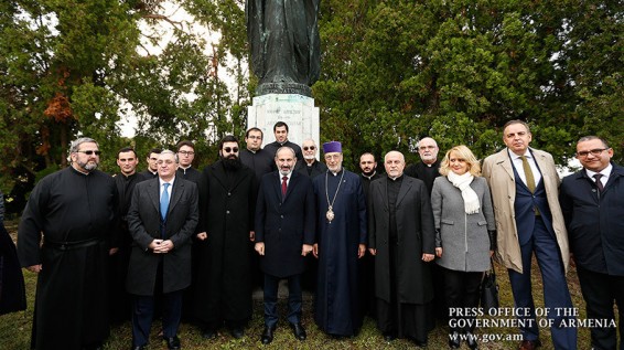 Փաշինյան. Ուրախ եմ, որ Միաբանությանն անդառնալի վնաս չի պատճառվել