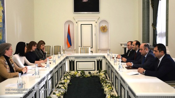 Փաշինյան. Ինչպե՞ս պետք է զարգանա տնտեսությունը, եթե ռեսուրսի կեսից ավելին տներում փակված է