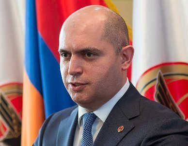 Կառչել են իմ ընկեր Արամ Բարսեղյանից. նման էշ ձևի որոշել են ինձ իբր վատություն անել. Արմեն Աշոտյան