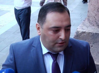 «Իմ Քայլ»-ի 2 պատգամավորներ անձնական երաշխավորություն կներկայացնեն կաշառքի գործով կալանավորված ԱԱԾ պաշտոնյայի համար