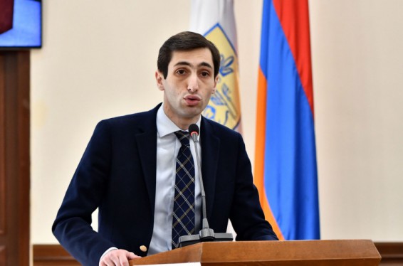 Դավիթ Խաժակյանի` քաղաքապետարանում տեղի է ունեցած պաշտոնեական կեղծիքի մասին հայտարարությունների վերաբերյալ հրապարակումներն ուղարկվել են Ոստիկանություն