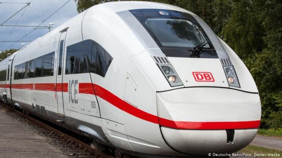 Deutsche Bahn ответил на твит Греты Тунберг о переполненных поездах