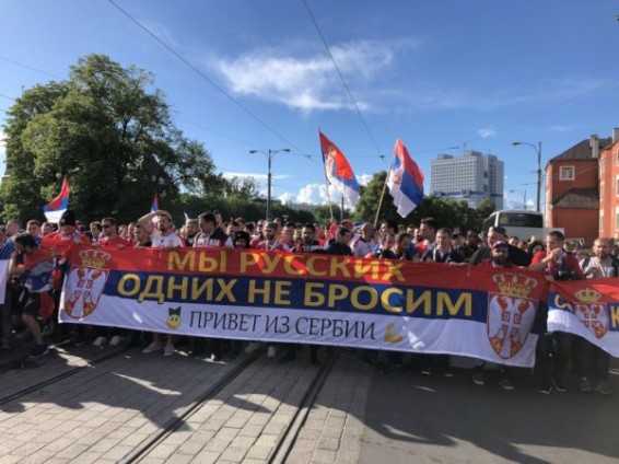Сербская власть слушает Запад, а народ — здравый смысл