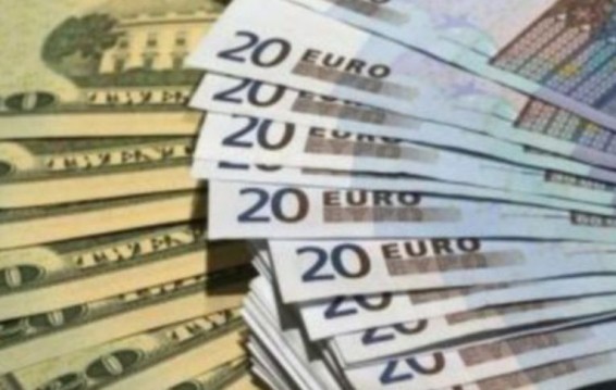 Դոլարի փոխարժեքը նվազել է, եվրոյինը՝ աճել