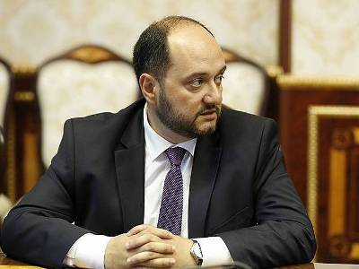 Արայիկ Հարությունյանn ու իր տեղակալը մեկնել են Լոնդոն
