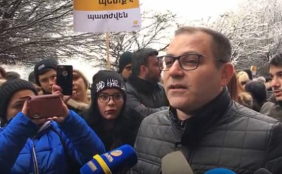 Суд вернул иск Бадасяна против Нарека Маляна: министр юстиции представил не все документы