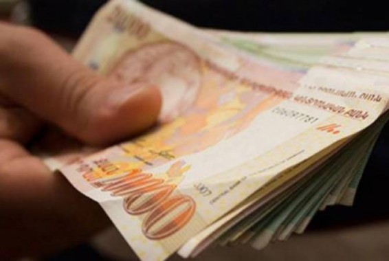 НС РА приняло законопроект о повышении возрастного порога для студентов, получающих пособие