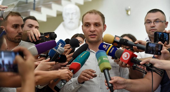 Что именно ищет в доме Грайра Товмасяна ССС – комментарий адвоката