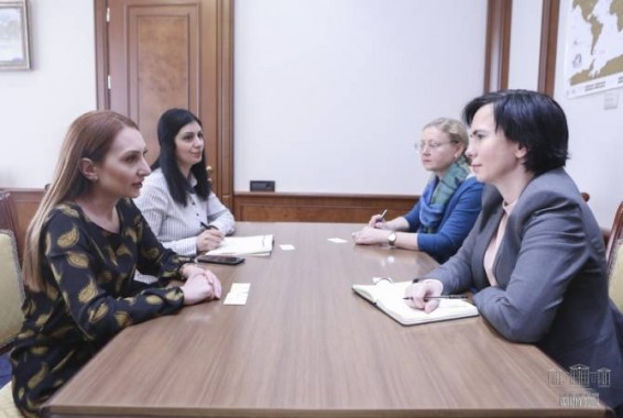 Руководитель фракции “Мой шаг” Макунц приняла посла Литвы в Армении