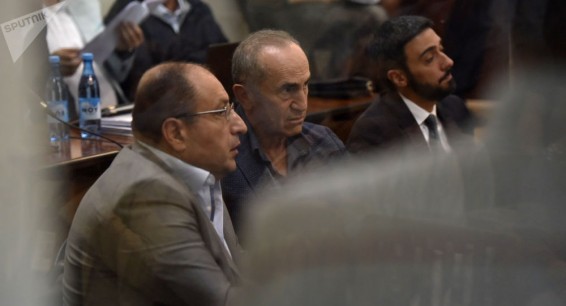 Суд вынес замечание адвокатам Роберта Кочаряна и Армена Геворкяна
