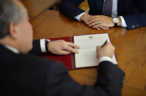 Արմեն Սարգսյանը ստորագրել է մի շարք օրենքներ