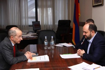 Արայիկ Հարությունյանն ընդունել է Հայաստանում ֆրանսիական համալսարանի ռեկտորին